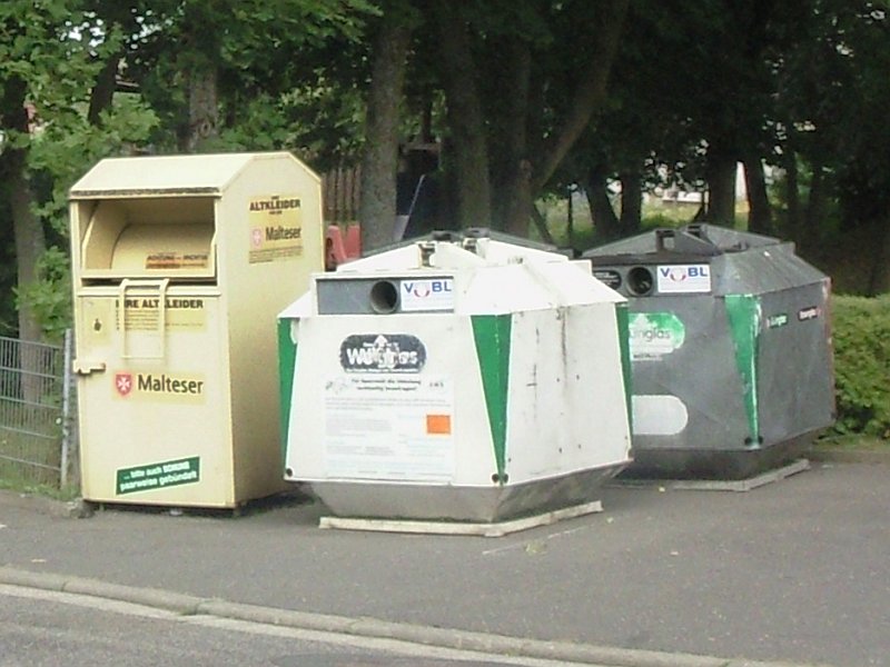 File:RecyclingContainer.jpg