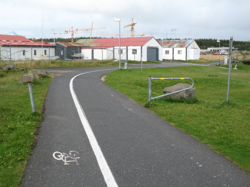 File:Iceland segregated bike path.JPG