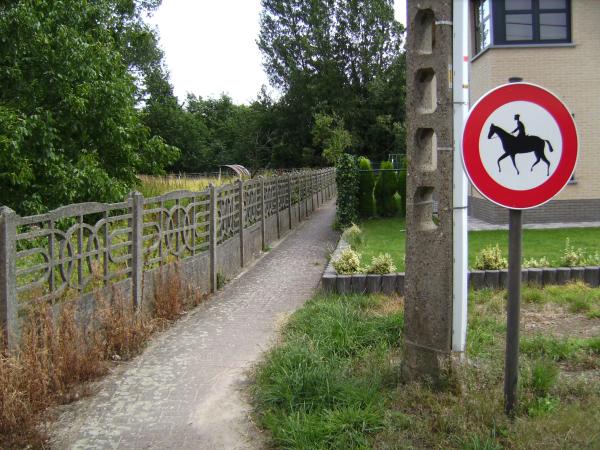 File:Belgium road path nohorses.jpg