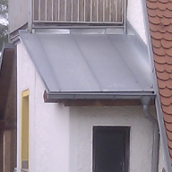 Roof with metal