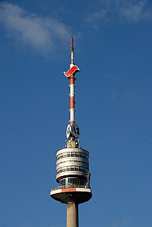 File:Donauturm.jpg