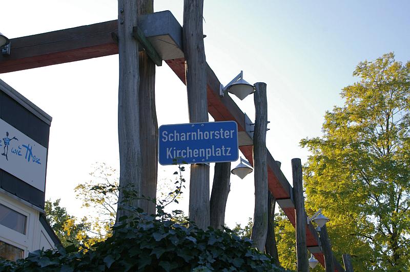 File:Scharnhorster Kirchenplatz IMGP9712 osm.jpg