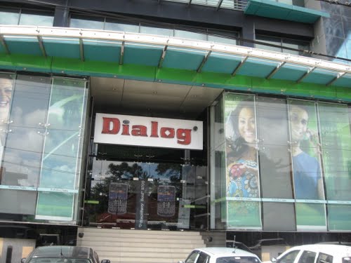 File:Dialog service centre.jpg
