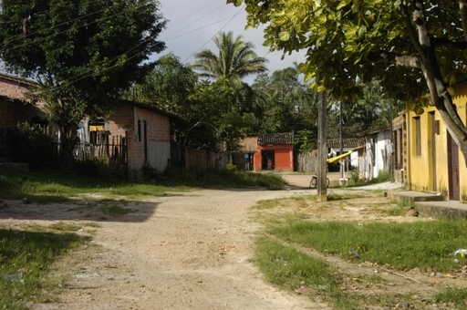 File:Bragança-PA unpaved residential narrow.jpg