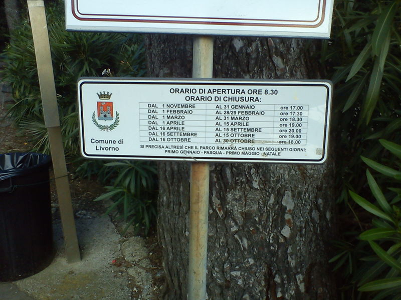 File:Opening hours parks in livorno.jpg