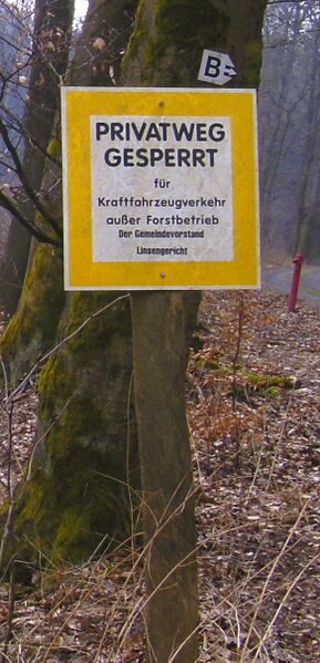 File:Privatweg nur Forstbetrieb.jpg