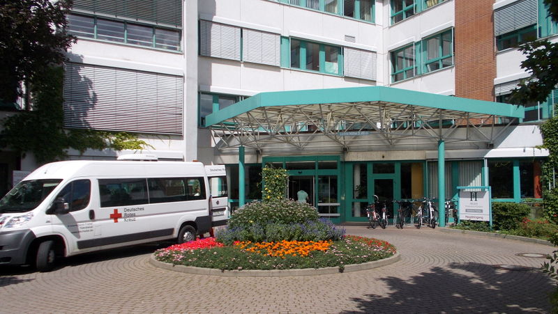 File:2014 Freital HELIOS-Klinikum in Deuben.jpg