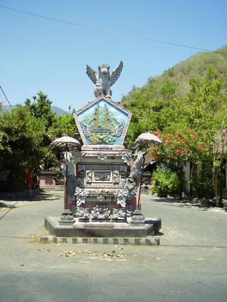 File:Patung Singa Desa Tejakula.jpeg