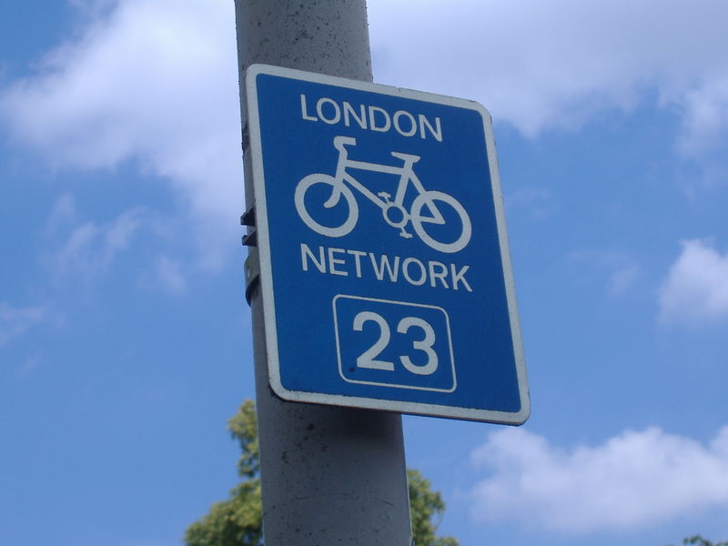 File:Cycle route sign.jpg