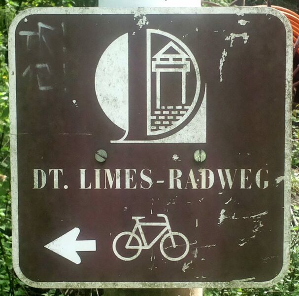 File:Limes-Radweg alte Routenmarkierung.jpg