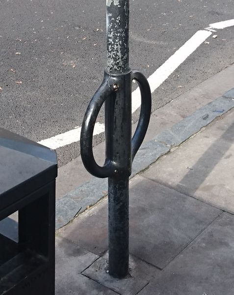 File:Bike parking hoop on a post.jpg
