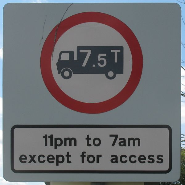 File:Timed HGV weight limit.jpg