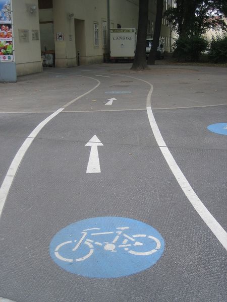 File:One-way cycleway.jpg