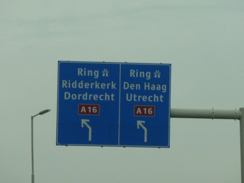File:Lane assist destination sign Stadionweg direction A16.JPG