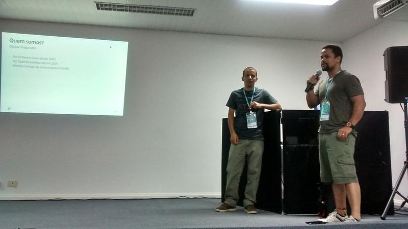 File:Wille (left) and Djavan (right) presenting OpenStreetMap on Latinoware 2014.jpeg
