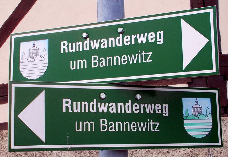 File:2014 Wanderwegweiser Rundweg Bannewitz in Boderitz.jpg