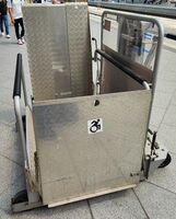 Wheelchair Lift at Leipzig Hauptbahnhof.jpg