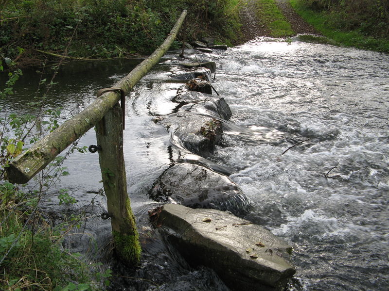 File:Stepping stone "bridge" — not for wimps (2).jpeg