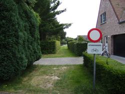 Belgium road path novehicles exceptbicycles unpaved.jpg