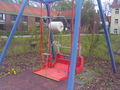 playground=swing, wheelchair=yes Altalena per sedie a rotelle.