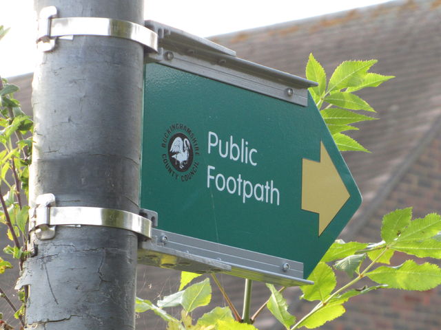 File:GB EnglandWales Public Footpath Sign 1.jpg