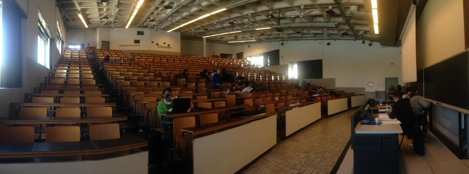 A 180° view of the room