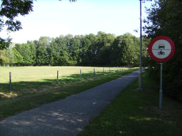 File:Belgium road path nocarsmotors.jpg