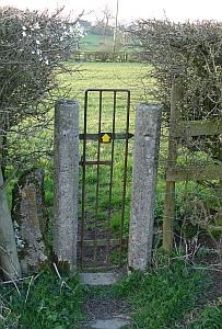 File:Small gate.jpg