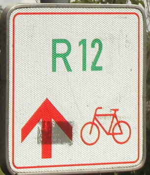 File:Routenabzweiger R12.jpg