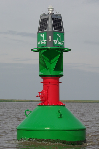 File:Seamark buoy lateral green-red-green.jpg