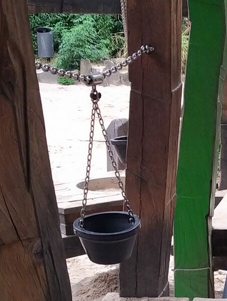 File:Playground bucket on chain, horizontal.jpg