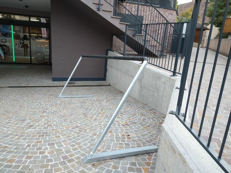 File:Bicycle-parking saddle holder.jpg
