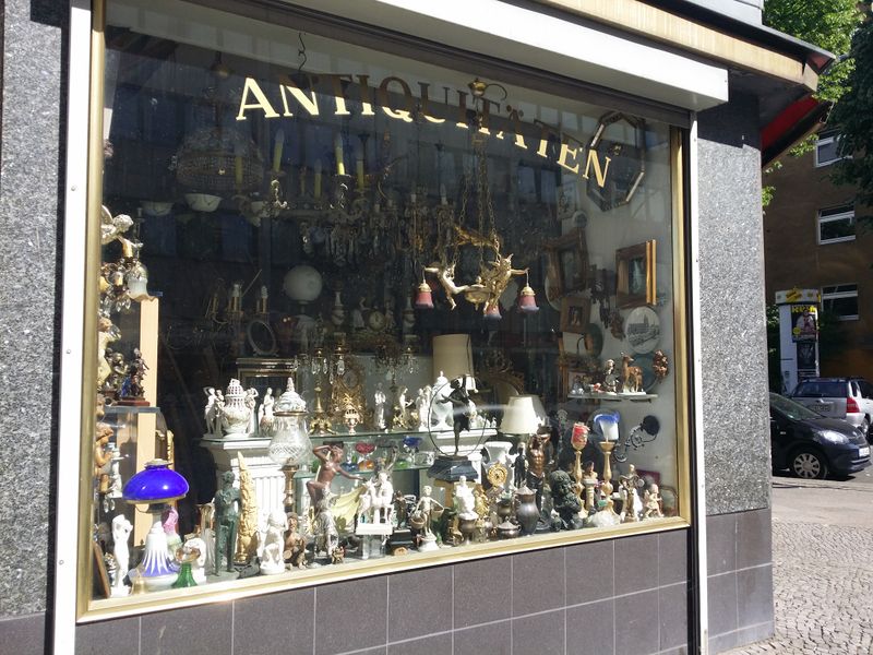 File:Shop antiques berlin.jpg
