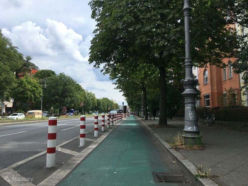 File:Protected Bike Lane Berlin separated by bollard (source Mapillary by carlheinz).jpg