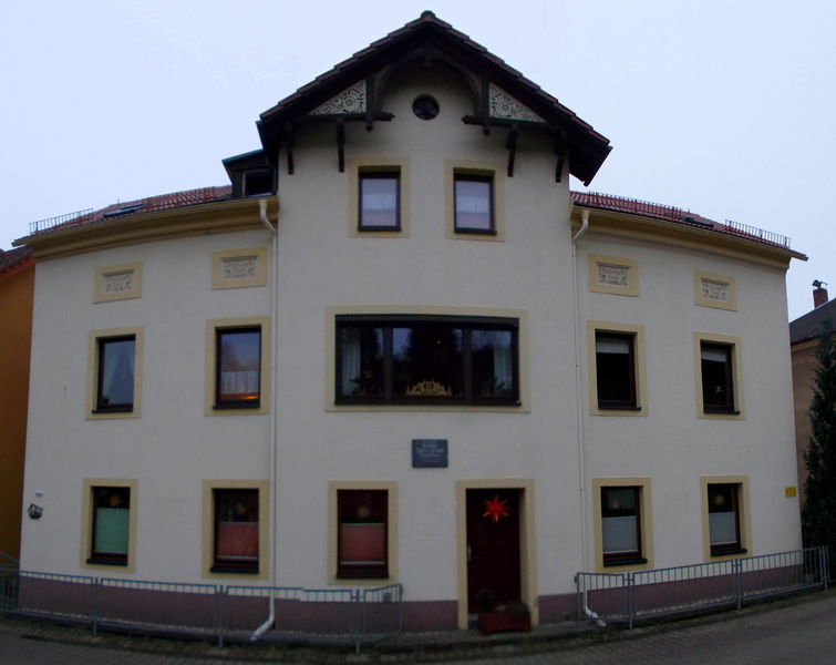 File:2014 Schmiedeberg Geburtshaus.jpg