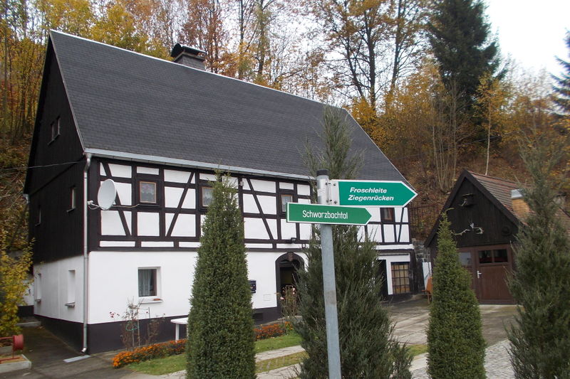File:2014 Obercarsdorf Weißeritzweg 1.jpg