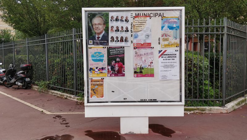 File:Panneau d'information, ville de Montrouge.jpg