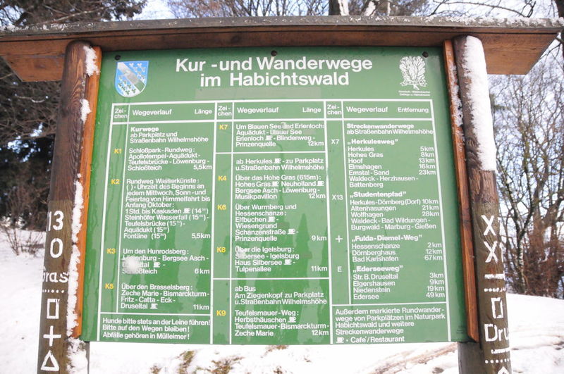File:Tafel Wanderwage Habichtswald.jpg