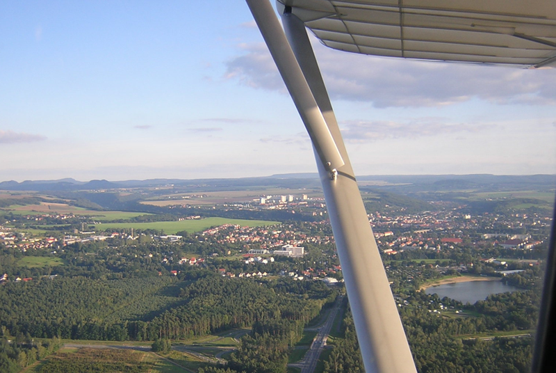 File:Luftbild auf Pirna 2005.png