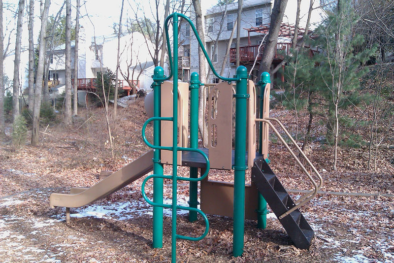 File:Play structure.jpg