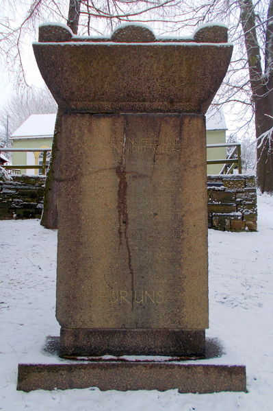 File:2014 Kriegerdenkmal auf dem Friedhof in Altenberg.jpg