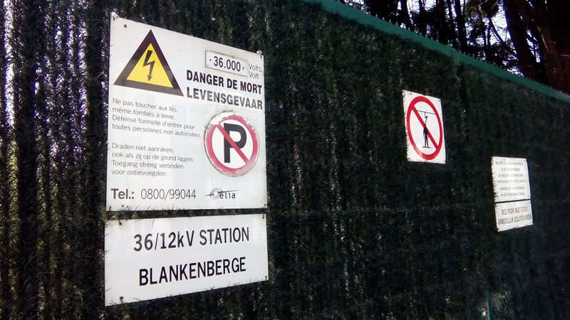 File:Blankenberge 36 12 kV sign.jpg