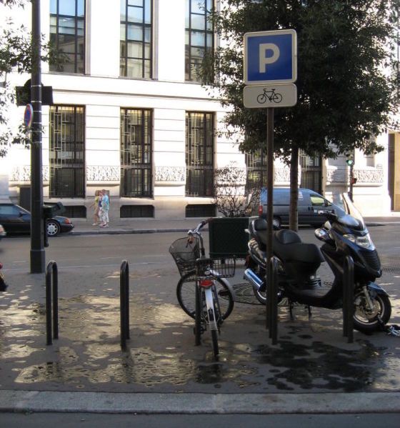 File:Bicycle-parking.jpg