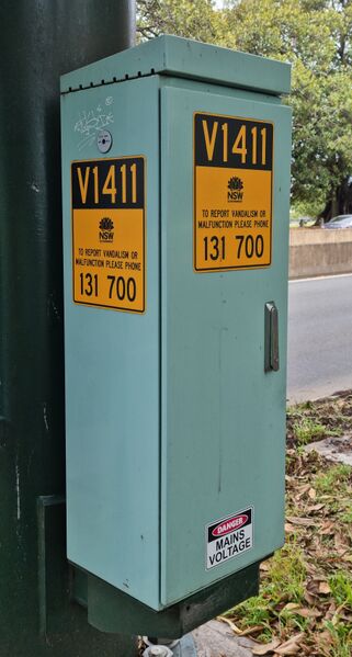 File:Sydney Traffic Control Box V1411.jpg