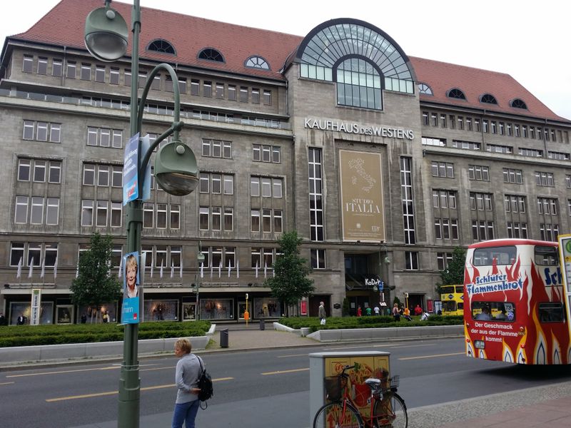 File:KADEWE berlin mall.jpg