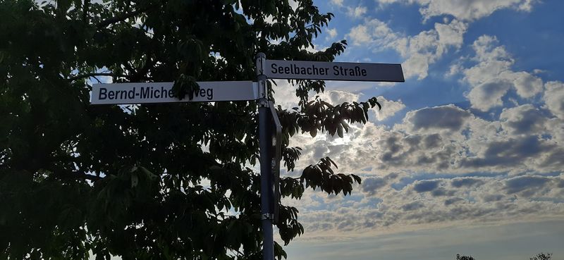 File:Bernd-Michels-Weg Aßweiler.jpg