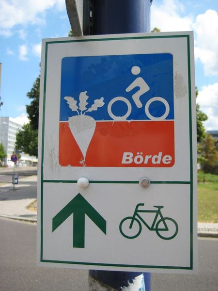 File:Boerde-Radweg Schild.jpg