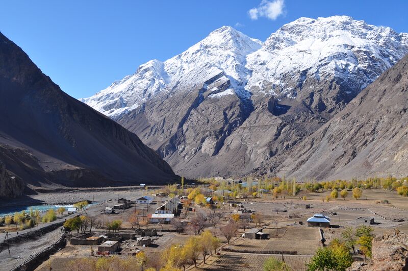 File:Mountaineous landscape in the Tajik Pamirs.jpeg