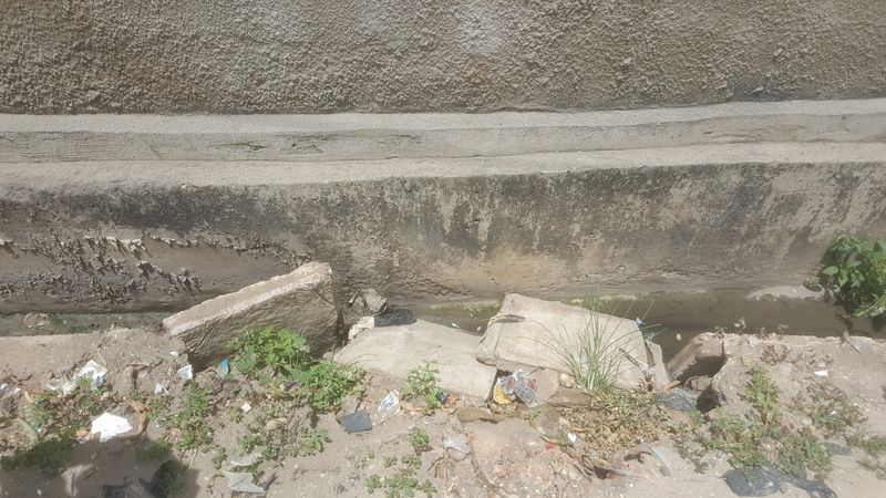File:Concrete blockage drainage.jpg