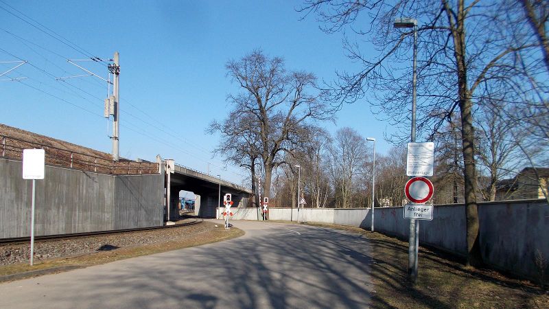 File:Bahngelände Hainsberg.jpg